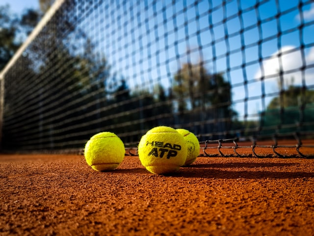 tennis balls and court